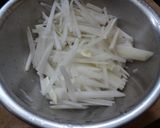 大根とカニカマの和え物作り方2写真