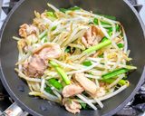 豚こま肉と卵麩（ふ）の醤油炒め作り方5写真
