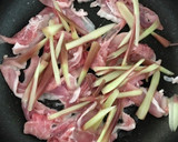 簡単♪豚肉と茗荷のバター醤油炒め作り方2写真