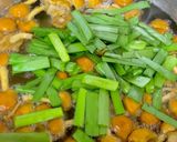 なめこ入りにら玉味噌汁^^作り方4写真