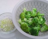 お弁当の副菜に♪ブロッコリーのねぎ塩和え作り方2写真