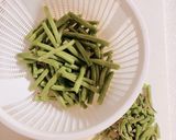 三度豆とカニカマとワカメのサラダ作り方2写真