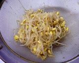 豆もやしとカニカマのみそだれ中華サラダ作り方1写真