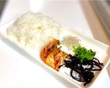 平皿にご飯とご飯のお供作り方3写真
