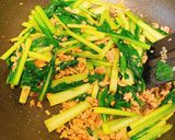 小松菜と豚挽肉のナンプラー炒め作り方5写真