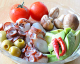 タコと色鮮やかな野菜のアヒージョ♪作り方2写真