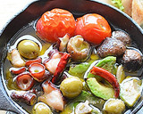 タコと色鮮やかな野菜のアヒージョ♪作り方5写真