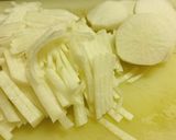 素朴な我が家の大根の味噌汁作り方1写真