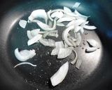 豚こまとトマトと卵のチリ味噌ソース炒め！作り方2写真
