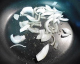 豚こまとトマトと卵のチリ味噌ソース炒め！作り方2写真