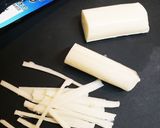 玉ねぎとさけるチーズのさっぱりサラダ作り方1写真