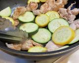 ズッキーニと胸肉の塩麹ジェノベーゼソース作り方3写真