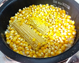 芯も一緒に！バターが香るとうもろこしご飯作り方4写真