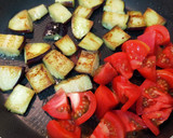 揚げない唐揚げdeナスとトマトの炒め物作り方6写真