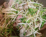 豚こまと豆苗の甘辛炒め作り方3写真