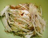切って和えるだけ！野菜天のマヨ七味和え作り方3写真
