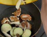 簡単！鶏モモ肉となすのめんつゆ炒め♪作り方4写真