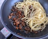 イカ墨じゅーしぃの素でパスタ作り方3写真