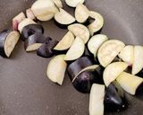 茄子とみょうがの炒め物作り方1写真