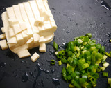 簡単！黒舞茸と豆腐の生姜味噌汁作り方3写真