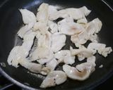 簡単！鶏むね肉のピリ辛マヨ炒め作り方2写真