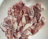 さっぱりトマトと食べるカリカリ豚こま作り方1写真