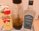 炭酸水メーカーで、お墨付き風りんごサワー作り方1写真