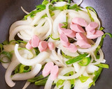 ソーセージとピーマンと玉ねぎの炒め物作り方4写真