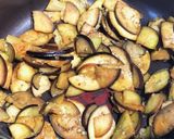 茄子と豆腐の【ピリ辛味噌汁】作り方2写真