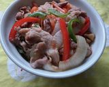 お野菜もたっぷり!生姜焼き丼♪作り方3写真