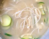 つるり♪ズッキーニと油揚げ・素麺の味噌汁作り方5写真