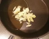 しらすガーリック餃子皮ピザ作り方1写真