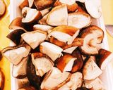 椎茸と胸肉のコロコロ炒め作り方2写真