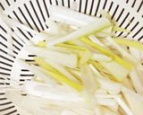 時短　野菜の千切りお味噌汁作り方2写真