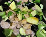 鶏肉と夏野菜のカレーカンタン酢炒め作り方5写真