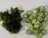 ごま油香る♡おくらとわかめの納豆和え作り方1写真