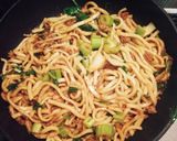 セロリと豚挽き肉のカレー風味焼きうどん作り方3写真