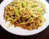 セロリと豚挽き肉のカレー風味焼きうどん作り方4写真