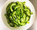 レンジでサッと1品！ゴーヤのきんぴら作り方1写真