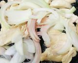 トマト缶活用●鶏むね肉のトマトバジル炒め作り方1写真