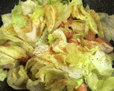 ウィンナーとレタスのマヨカレー炒め作り方2写真