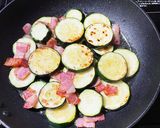 ベーコンとズッキーニの塩麹炒め作り方3写真