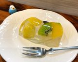 透明ゼリーにフルーツ浮かぶドーナツゼリー作り方8写真