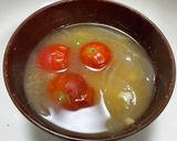 ミニトマトと玉ねぎのお味噌汁作り方2写真