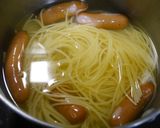 つめたい麺！ナポリタン シャウエッセン作り方1写真