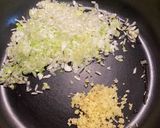 鶏挽き肉でカラフル肉味噌　レタス巻き　作り方3写真