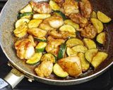 ☆簡単☆鶏肉とズッキーニのマヨポン炒め作り方4写真