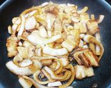 超簡単！厚切り豚バラと玉ねぎの旨辛炒め！作り方7写真