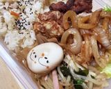 豚肉の甘辛ダレ炒め☆きのこご飯弁当作り方1写真