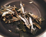 出汁を取ったあとの昆布と煮干しで簡単佃煮作り方3写真